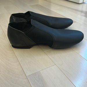 Black slip on dance/ jazz shoes